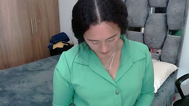 sara hott 1 online show from December 26, 6:43 pm