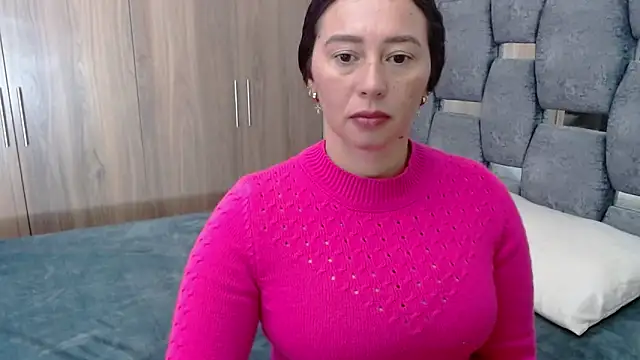 sara hott 1 online show from December 27, 3:59 pm