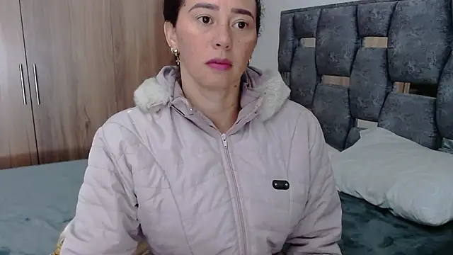 sara hott 1 online show from January 7, 2:08 pm