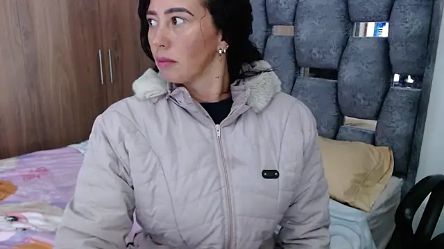 sara hott 1 online show from January 9, 2:51 pm