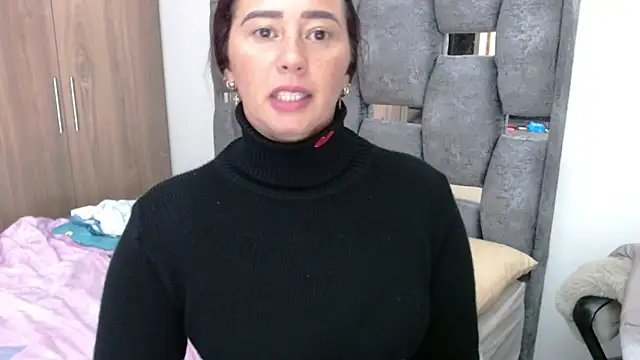 sara hott 1 online show from January 11, 11:46 pm