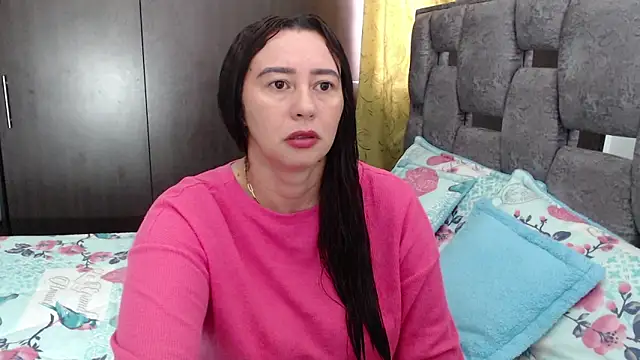 Snapshot of sara_hott_1 chatting on June 16, 2:52 pm sara hott 1 online show from June 16, 2:52 pm