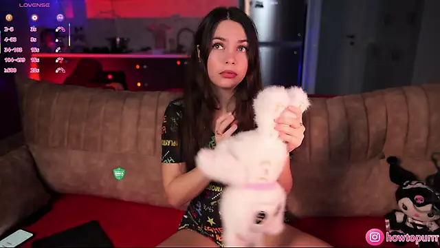 Snapshot of How2Meow chatting on November 13, 5:12 pm How2Meow online show from November 13, 5:12 pm