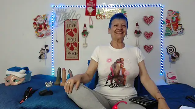 loquitaqueen011 online show from December 26, 7:49 pm