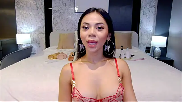 MillaBelle online show from December 17, 1:39 am