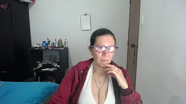 latin49 online show from October 31, 5:30 am