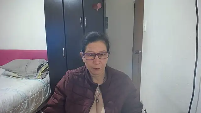 latin49 online show from June 12, 4:33 am