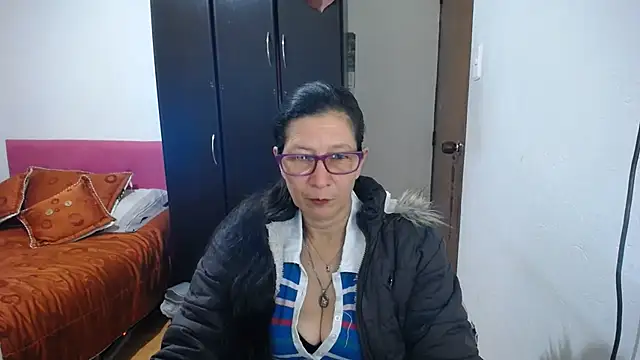 latin49 online show from June 25, 5:34 am