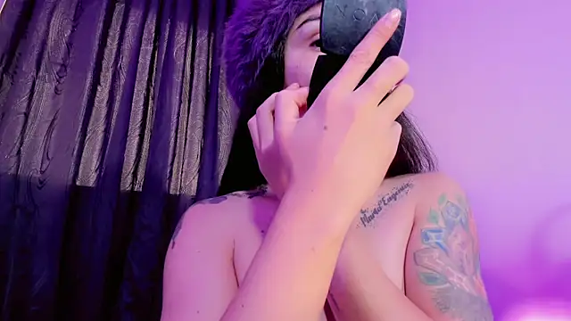 lesly xx online show from February 27, 7:25 pm