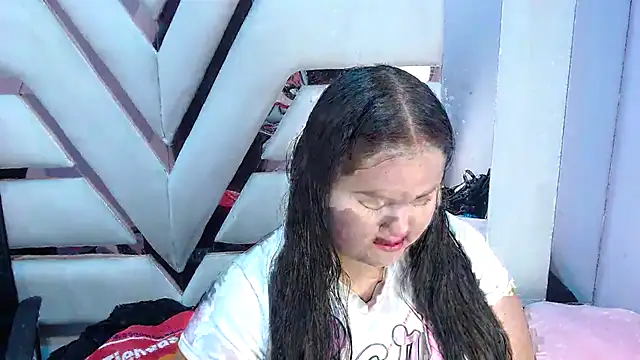 Snapshot of ValenTitis chatting on October 8, 8:28 pm ValenTitis online show from October 8, 8:28 pm