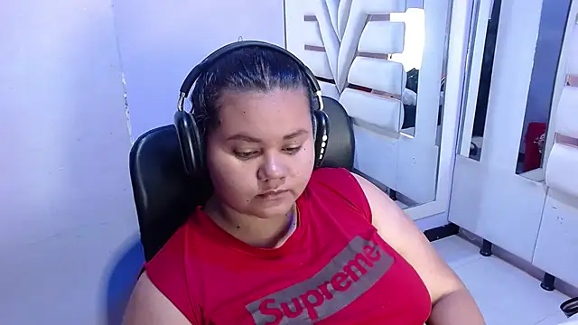 Snapshot of ValenTitis chatting on October 21, 8:42 pm ValenTitis online show from October 21, 8:42 pm