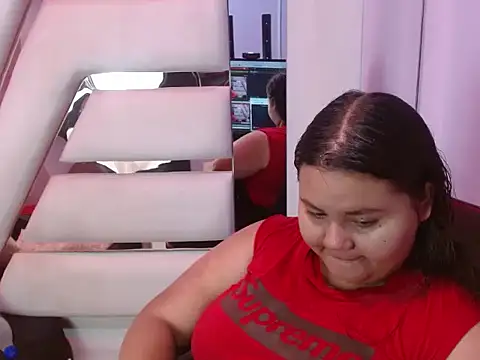 Snapshot of ValenTitis chatting on November 1, 8:22 pm ValenTitis online show from November 1, 8:22 pm