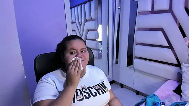 Snapshot of ValenTitis chatting on November 29, 8:56 pm ValenTitis online show from November 29, 8:56 pm