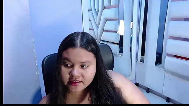 Snapshot of ValenTitis chatting on December 17, 9:10 pm ValenTitis online show from December 17, 9:10 pm