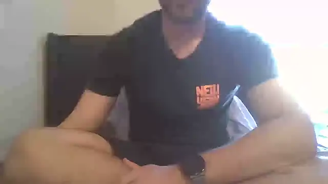 Snapshot of Hotboyo01 chatting on February 16, 8:22 pm Hotboyo01 online show from February 16, 8:22 pm