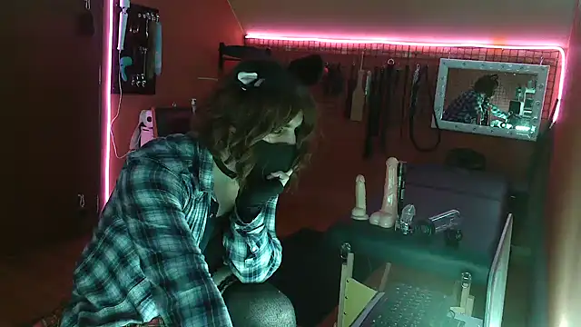 Snapshot of Ginny-the-bdsm-nympho chatting on December 8, 6:17 pm Ginny-the-bdsm-nympho online show from December 8, 6:17 pm