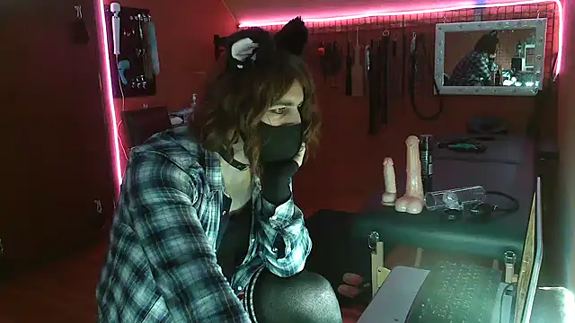 Snapshot of Ginny-the-bdsm-nympho chatting on December 15, 6:04 pm Ginny-the-bdsm-nympho online show from December 15, 6:04 pm
