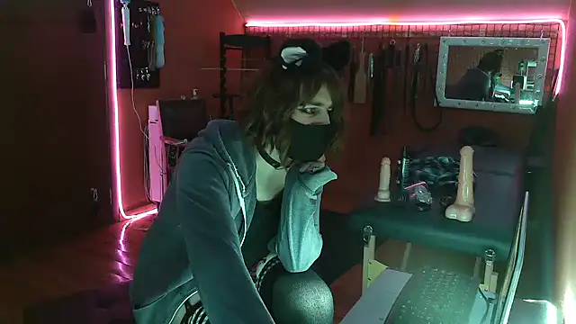 Snapshot of Ginny-the-bdsm-nympho chatting on January 9, 6:04 pm Ginny-the-bdsm-nympho online show from January 9, 6:04 pm