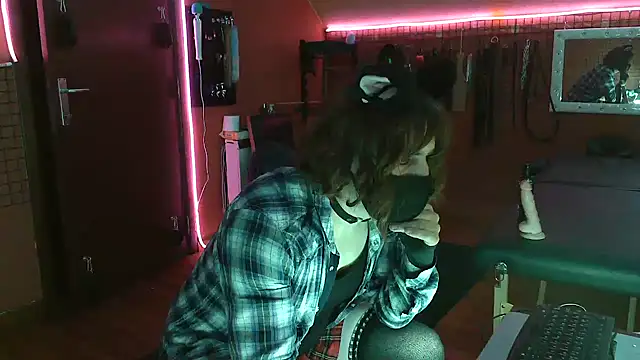 Snapshot of Ginny-the-bdsm-nympho chatting on February 24, 5:42 pm Ginny-the-bdsm-nympho online show from February 24, 5:42 pm