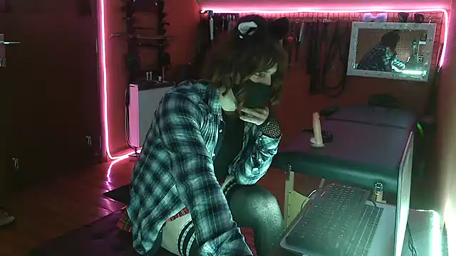 Ginny-the-bdsm-nympho online show from March 29, 5:02 pm