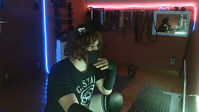 Ginny-the-bdsm-nympho online show from June 7, 5:49 pm