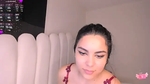 nahla jameel online show from December 11, 10:03 am