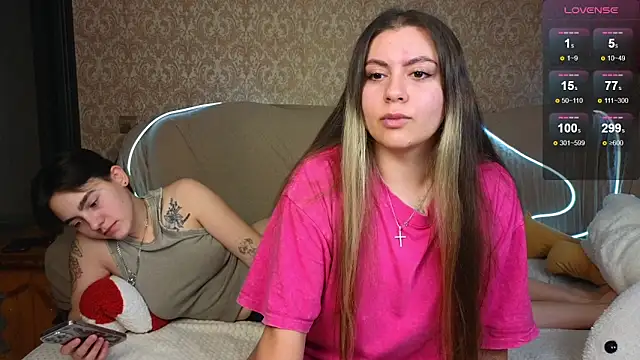 twobabesweet online show from January 5, 10:32 am