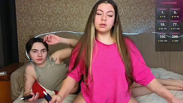 twobabesweet online show from March 4, 4:17 am