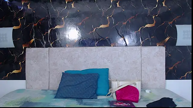 Snapshot of adriscute chatting on March 25, 2:23 pm adriscute online show from March 25, 2:23 pm