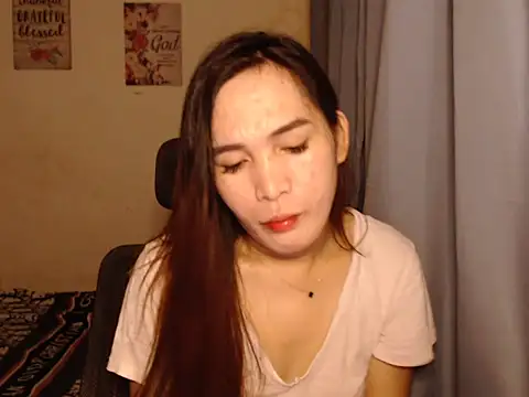 Snapshot of Msyensmith chatting on February 1, 10:05 am Msyensmith online show from February 1, 10:05 am