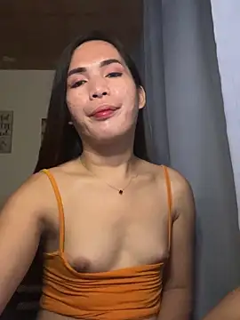 Snapshot of Msyensmith chatting on March 18, 9:20 am Msyensmith online show from March 18, 9:20 am