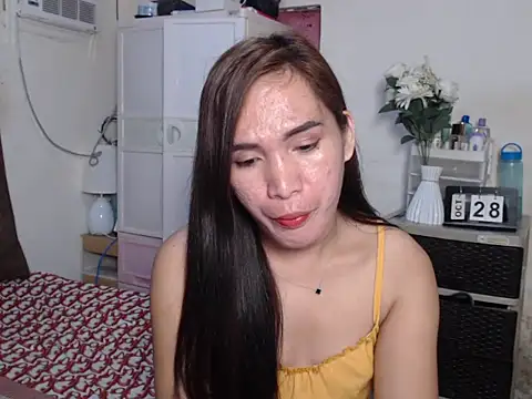 Snapshot of Msyensmith chatting on October 28, 1:25 pm Msyensmith online show from October 28, 1:25 pm