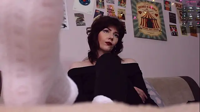 Luna Blake online show from March 4, 1:50 pm