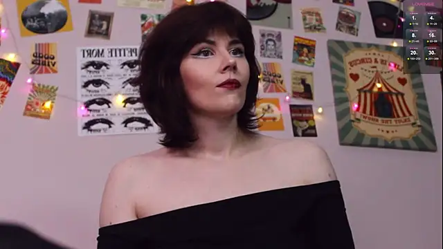 Snapshot of Luna_Blake chatting on April 2, 1:53 pm Luna Blake online show from April 2, 1:53 pm