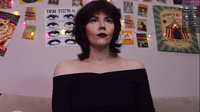 Snapshot of Luna_Blake chatting on April 4, 12:57 pm Luna Blake online show from April 4, 12:57 pm