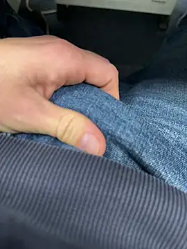 Snapshot of KielerMen chatting on March 6, 2:41 am KielerMen online show from March 6, 2:41 am