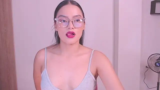 Snapshot of 1eve_rox chatting on November 19, 11:49 pm 1eve rox online show from November 19, 11:49 pm