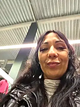 Snapshot of LeticiaWoods chatting on April 4, 6:16 pm LeticiaWoods online show from April 4, 6:16 pm