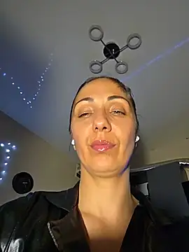 LeticiaWoods online show from June 18, 11:20 pm