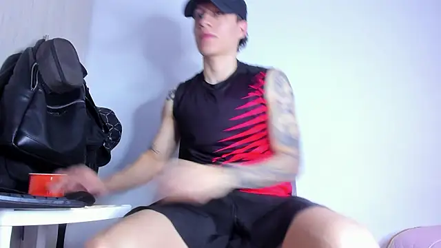 Snapshot of enzo_bvlgari chatting on February 28, 1:34 pm enzo bvlgari online show from February 28, 1:34 pm