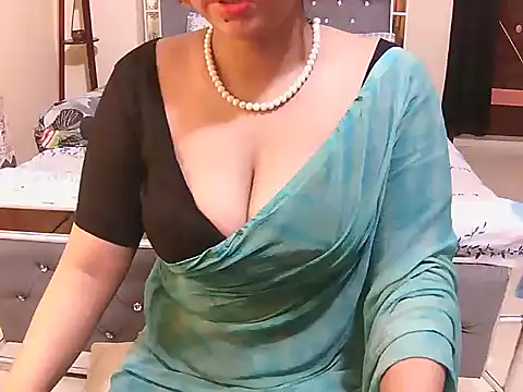 cutebengaligirl online show from October 11, 7:40 am
