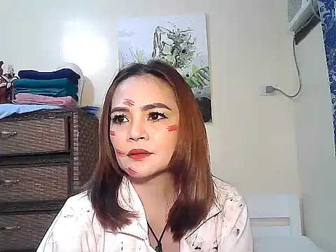 Snapshot of Kisses-13 chatting on November 1, 2:08 pm Kisses-13 online show from November 1, 2:08 pm