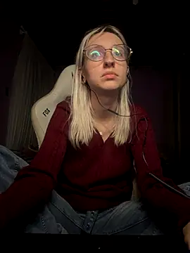 bunnydark00 online show from October 2, 12:28 am