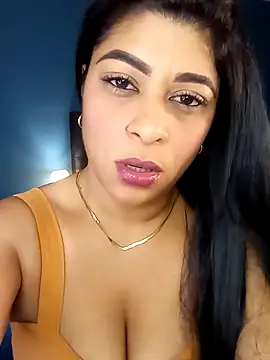 Snapshot of Lashmy111 chatting on December 12, 2:15 am Lashmy111 online show from December 12, 2:15 am