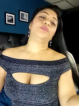Snapshot of Lashmy111 chatting on January 18, 9:13 pm Lashmy111 online show from January 18, 9:13 pm