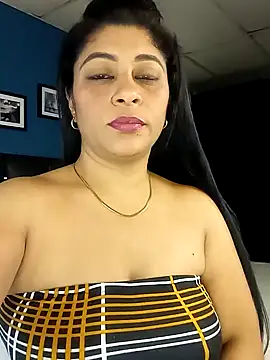 Snapshot of Lashmy111 chatting on January 26, 2:45 am Lashmy111 online show from January 26, 2:45 am