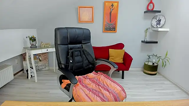 Snapshot of LollaGirl chatting on January 31, 4:25 am LollaGirl online show from January 31, 4:25 am