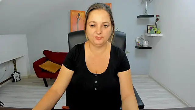 Snapshot of LollaGirl chatting on October 17, 3:20 am LollaGirl online show from October 17, 3:20 am