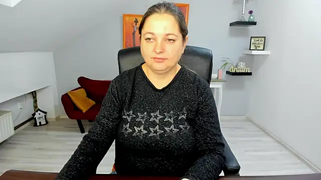 Snapshot of LollaGirl chatting on November 17, 4:18 am LollaGirl online show from November 17, 4:18 am