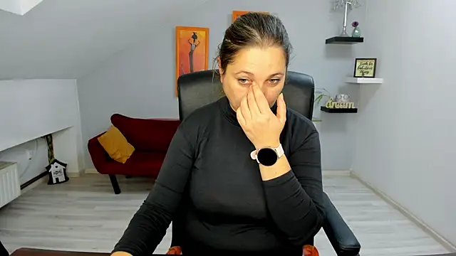 Snapshot of LollaGirl chatting on November 21, 4:22 am LollaGirl online show from November 21, 4:22 am